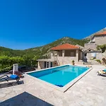 Stone House Kuna Vila