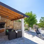 Stone House Kuna Vila *