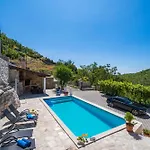 Vila Stone House Kuna