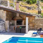 Stone House Kuna Vila