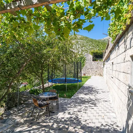 Vila Stone House Kuna