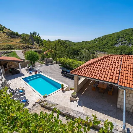 Stone House Kuna