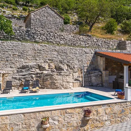 Stone House Kuna Villa *