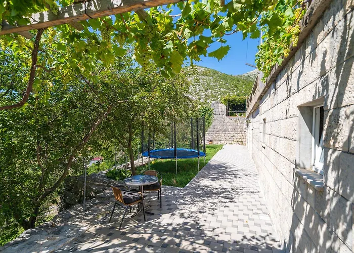 Vila Stone House Kuna