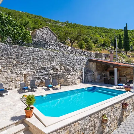 Stone House Kuna Villa *